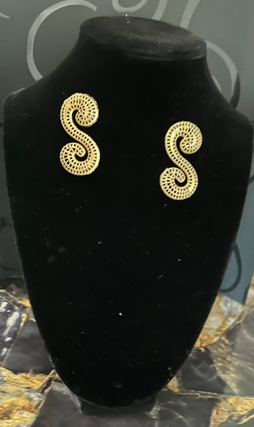 Clara tee earring
