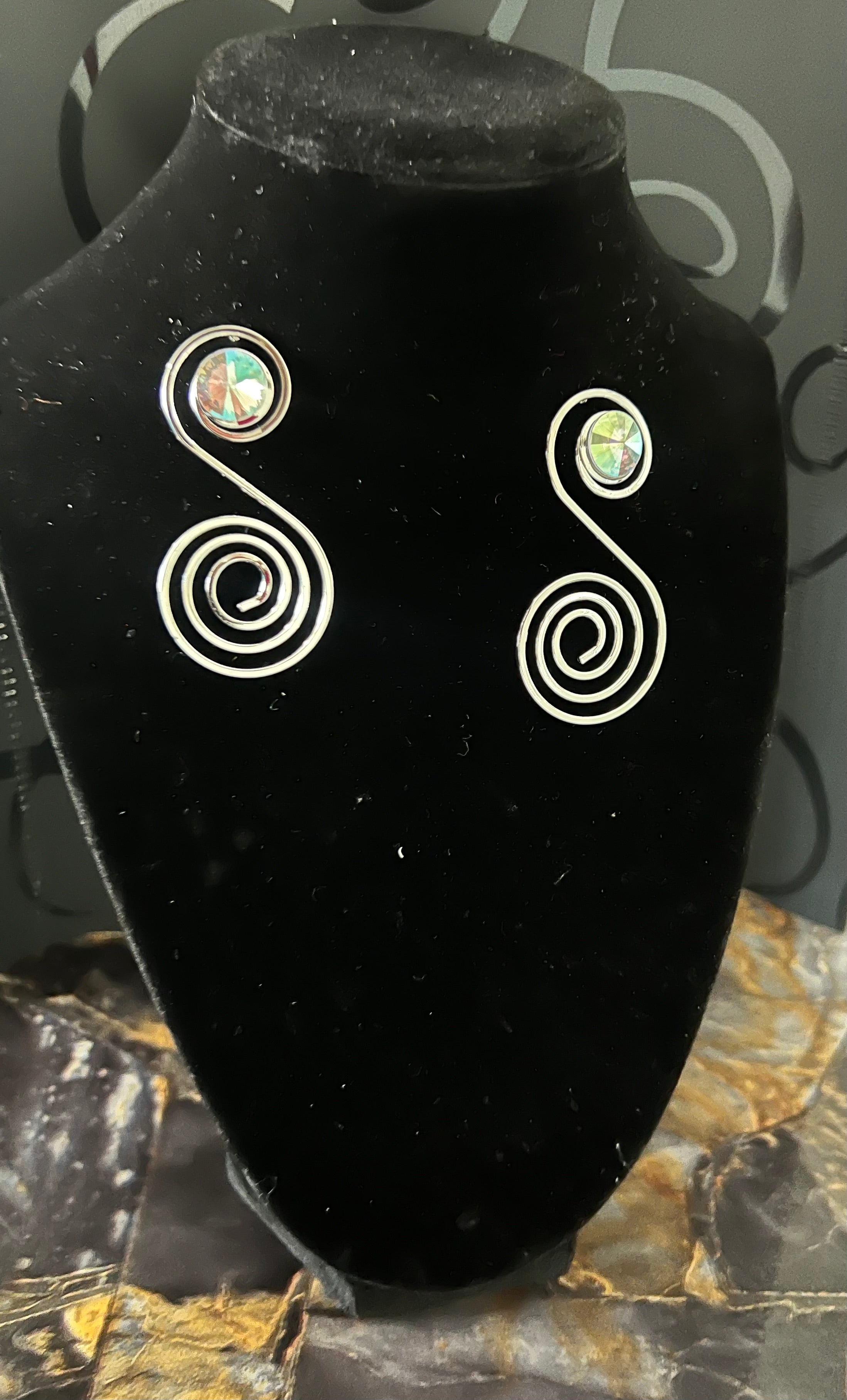 Clara tee earring