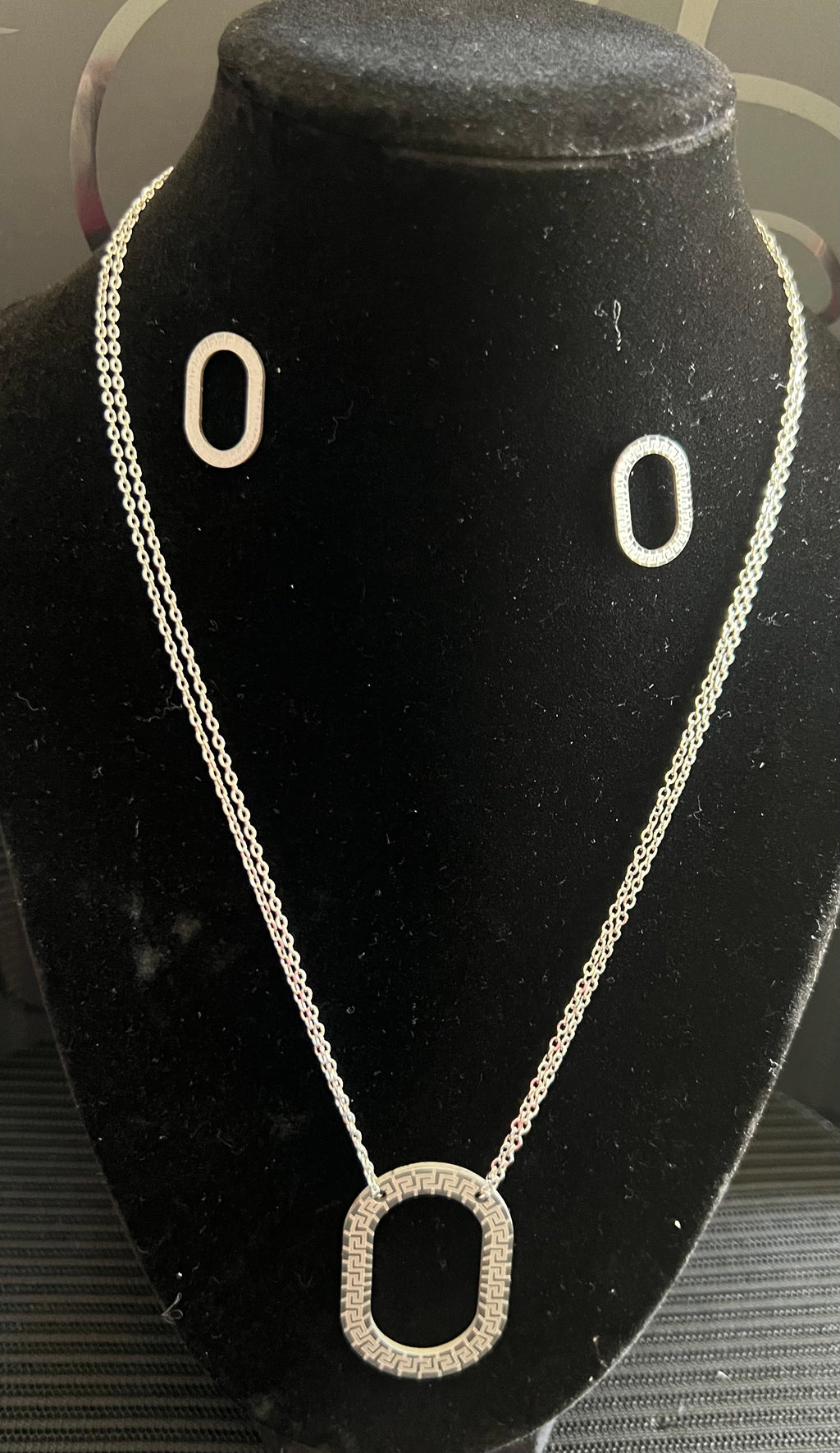 Infinity Luxe pendant necklace & earrings
