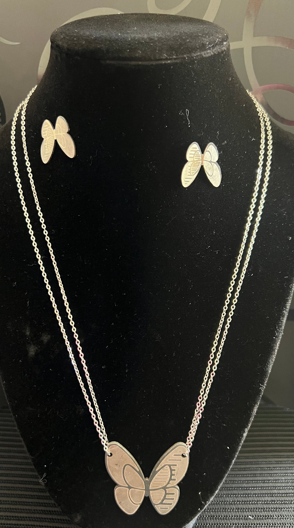 Infinity Luxe pendant necklace & earrings
