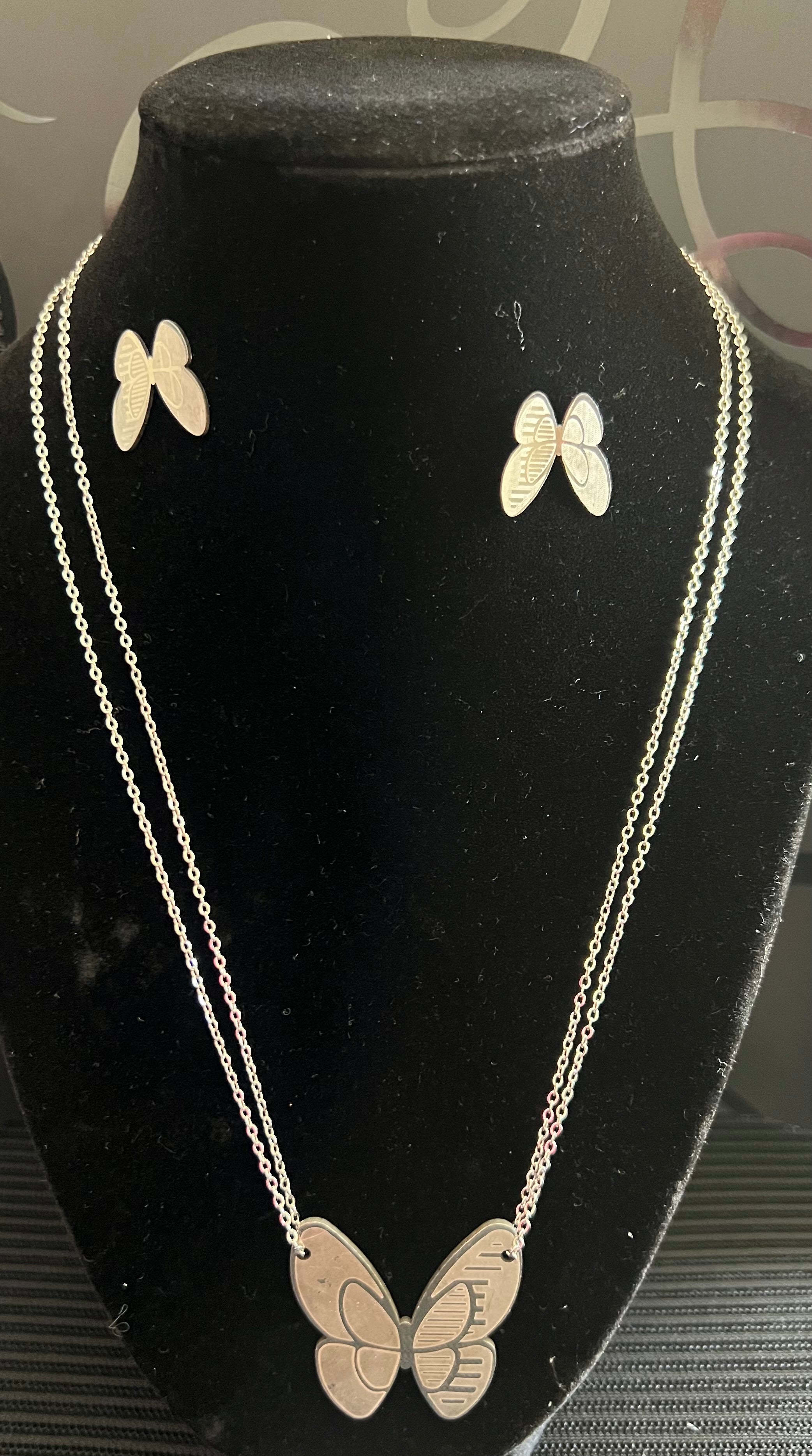 Infinity Luxe pendant necklace & earrings