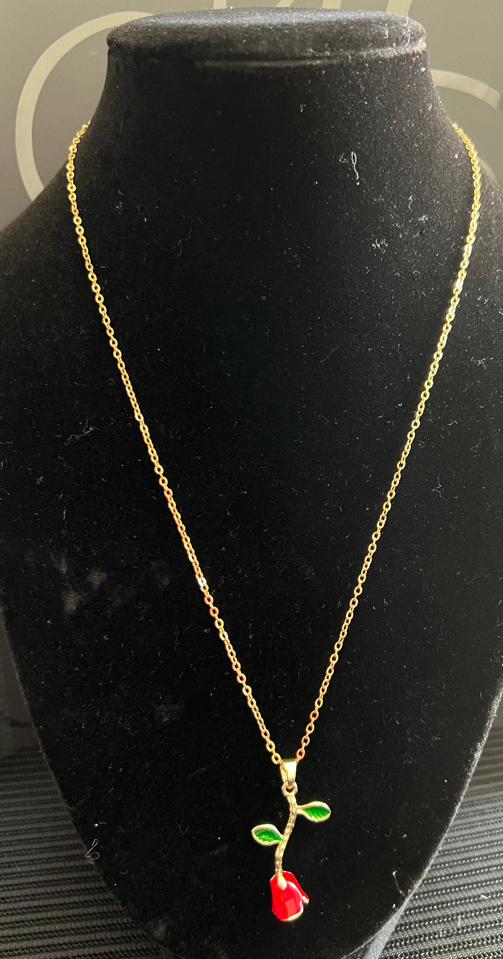 Clavicle necklace